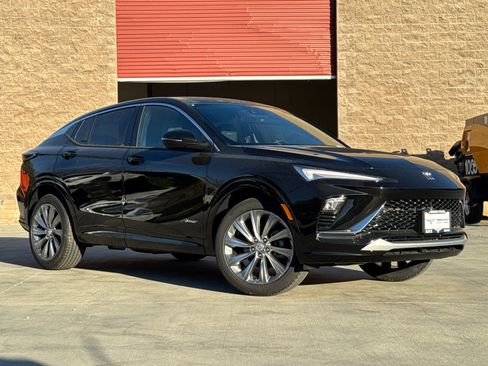 New 2026 Buick Envista Avenir image 2