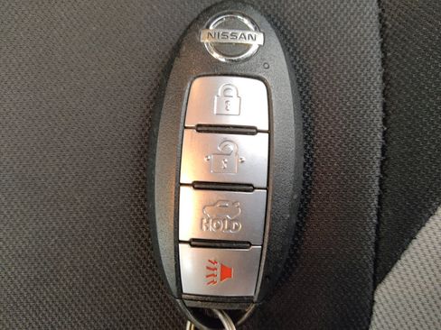 Used 2021 Nissan Versa SV image 32