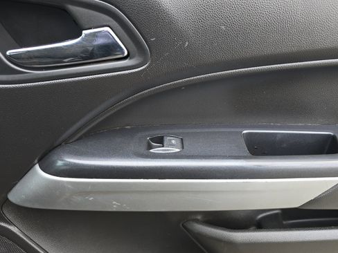 Used 2016 Chevrolet Colorado LT w/ LT Convenience Package image 19