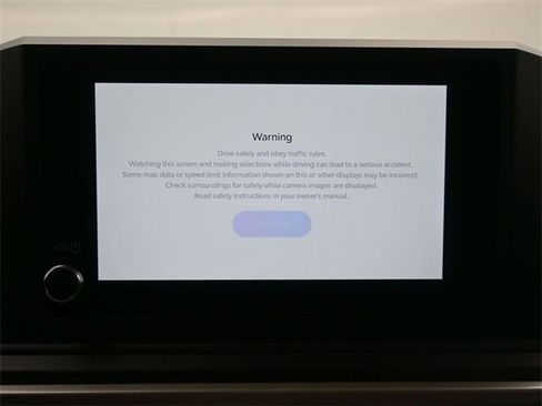 Certified 2025 Toyota Tacoma SR image 4