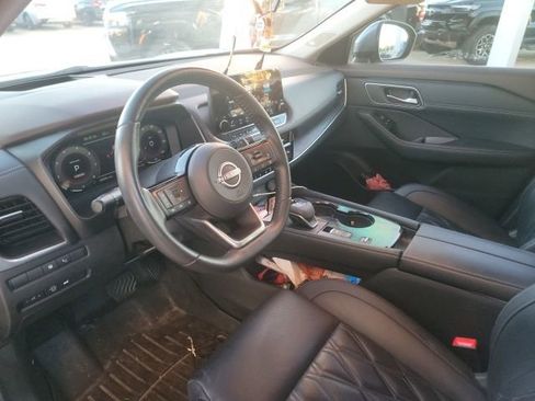 Used 2023 Nissan Rogue Platinum w/ Platinum Premium Package image 12