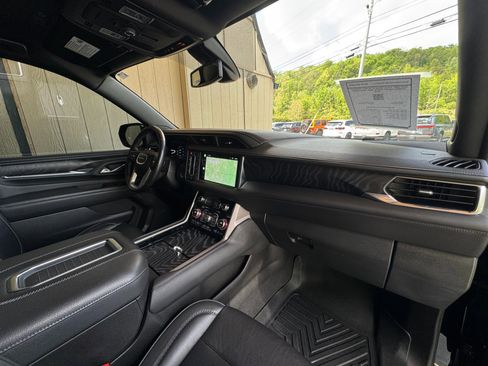 Used 2022 GMC Yukon Denali w/ Max Trailering Package AWD/4WD image 32