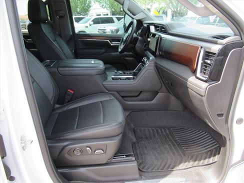 Certified 2024 GMC Sierra 2500 Denali w/ Denali Reserve Package AWD/4WD image 10