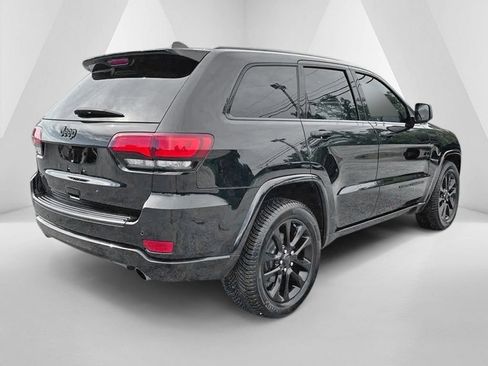 Used 2020 Jeep Grand Cherokee Altitude AWD/4WD image 9