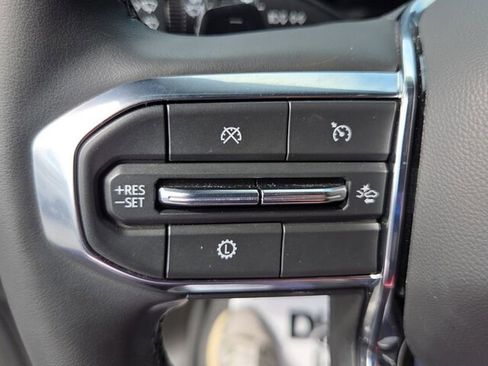 Used 2025 GMC Yukon Denali w/ LPO, Illumination Package RWD image 26