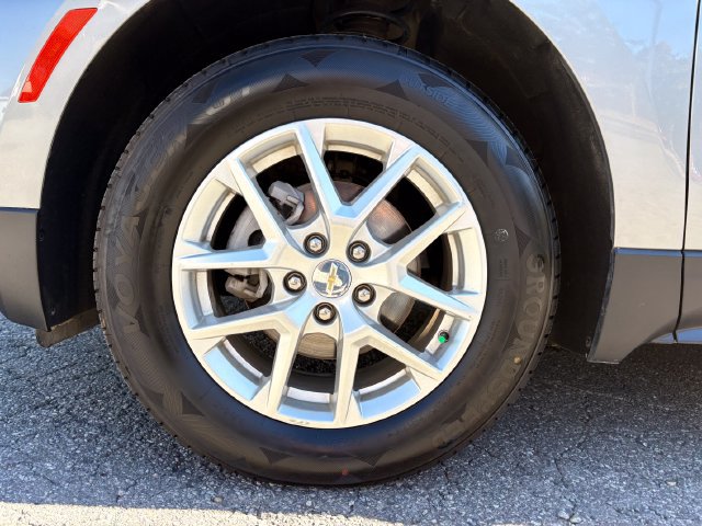 Used 2024 Chevrolet Equinox LT AWD/4WD image 11