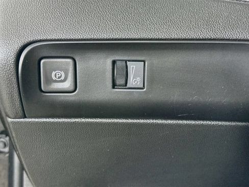 Used 2022 Buick Enclave Essence w/ Experience Buick Package AWD/4WD image 11