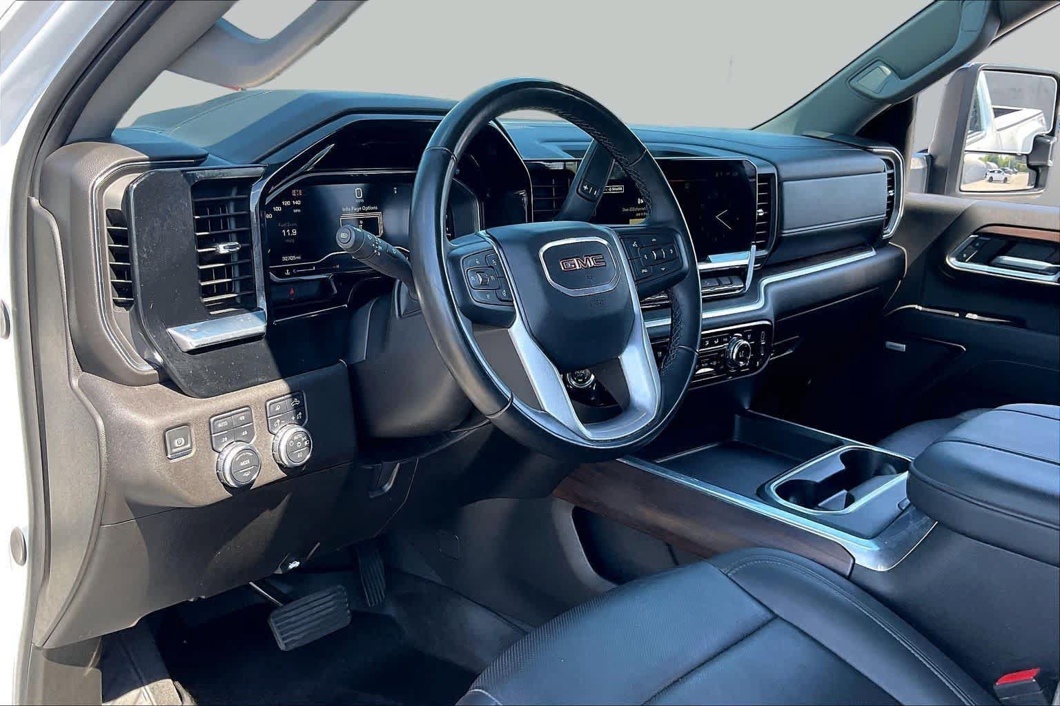 Used 2024 GMC Sierra 2500 SLT w/ Texas SLT Premium Package AWD/4WD image 18