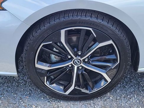 Used 2024 Nissan Altima 2.5 SR image 8