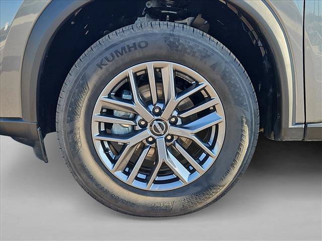 Used 2026 Nissan Rogue SV FWD image 23