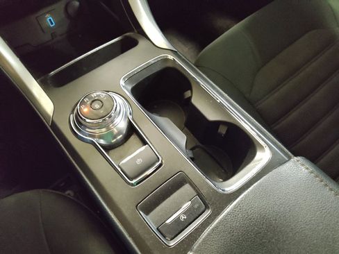 Used 2018 Ford Fusion SE w/ Fusion SE Technology Package FWD image 26