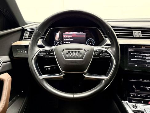 Used 2021 Audi e-tron Premium Plus w/ Premium Plus Package AWD/4WD image 19