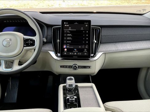 New 2026 Volvo XC90 B6 Ultra w/ Protection Package image 9