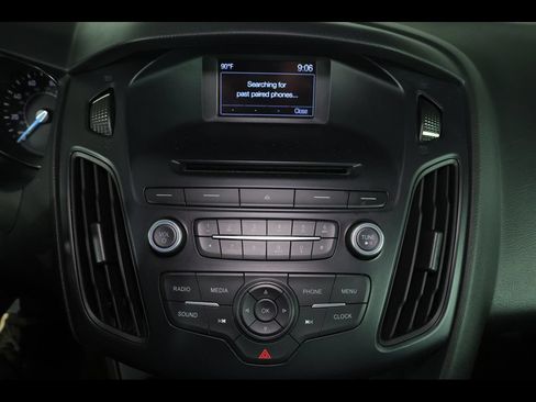 Used 2015 Ford Focus SE FWD image 19