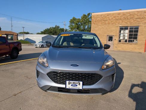 Used 2022 Ford Escape SE image 4