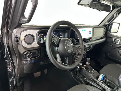 Used 2024 Jeep Wrangler Unlimited w/ Convenience Group AWD/4WD image 13