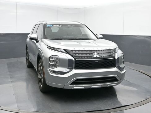 Used 2023 Mitsubishi Outlander SEL image 8