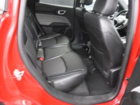 Used 2024 Jeep Compass Latitude AWD/4WD image 13