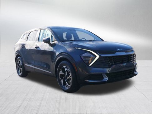 Used 2023 Kia Sportage LX image 9