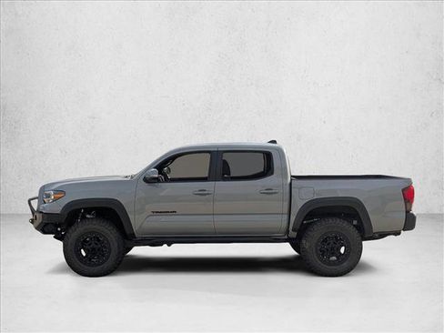 Used 2019 Toyota Tacoma TRD Off-Road w/ Technology Package AWD/4WD image 8