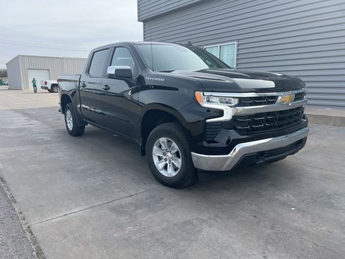 Used 2025 Chevrolet Silverado 1500 LT image 3