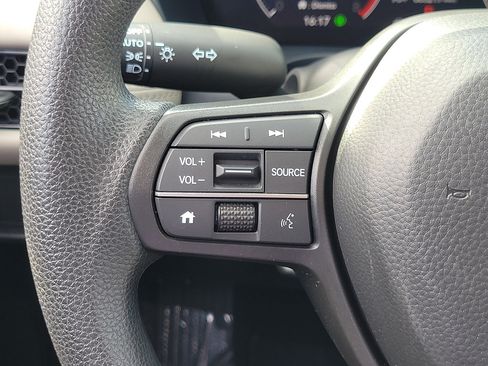 Used 2025 Honda HR-V LX image 23