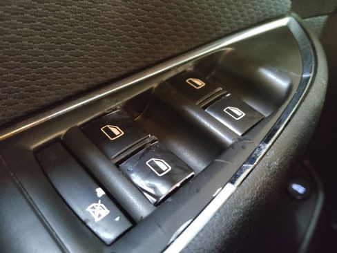 Used 2018 Chevrolet Cruze LS FWD image 27