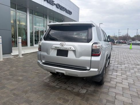 Used 2017 Toyota 4Runner SR5 image 18
