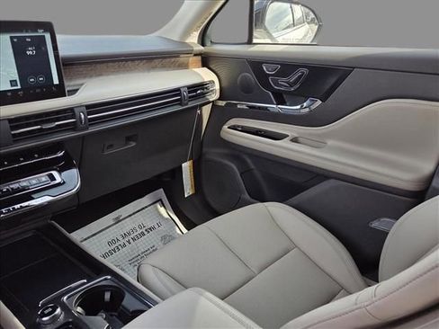 New 2024 Lincoln Corsair Reserve image 21
