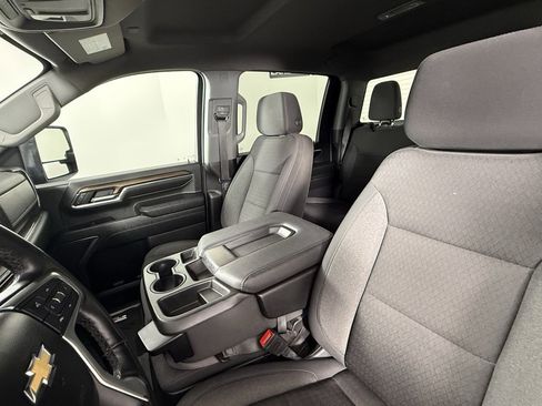 Used 2024 Chevrolet Silverado 2500 LT w/ Convenience Package image 27