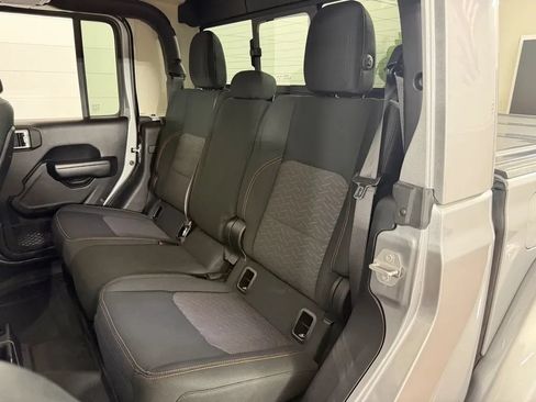 Used 2021 Jeep Gladiator Mojave AWD/4WD image 29