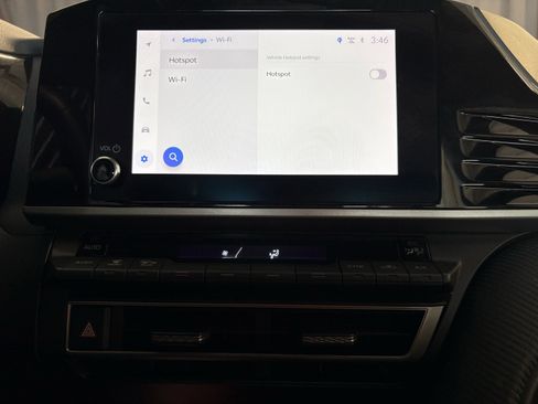 Used 2025 Toyota Camry SE image 14