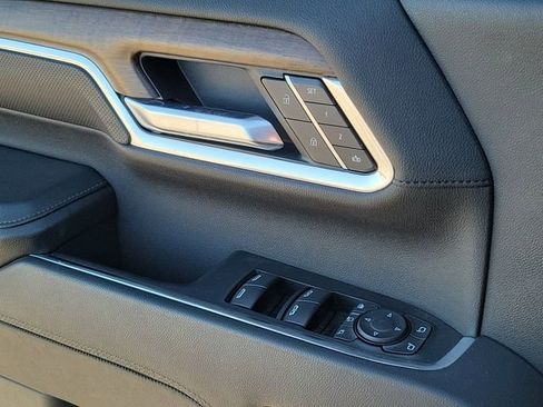 Certified 2024 Chevrolet Silverado 2500 High Country w/ High Country Premium Package image 18