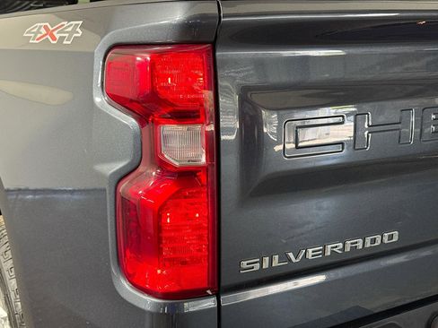 Used 2021 Chevrolet Silverado 1500 LT AWD/4WD image 35