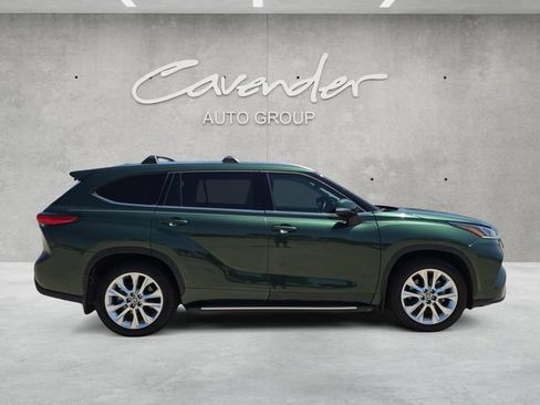 Used 2023 Toyota Highlander Limited FWD image 17