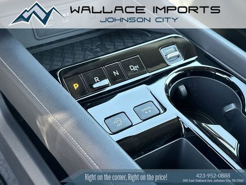 Used 2025 Nissan Murano SV AWD/4WD image 16