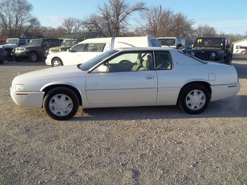 Used 2001 Cadillac Eldorado Touring image 4