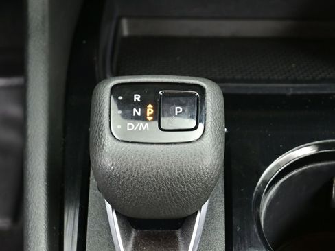 Used 2023 Nissan Rogue SV image 7