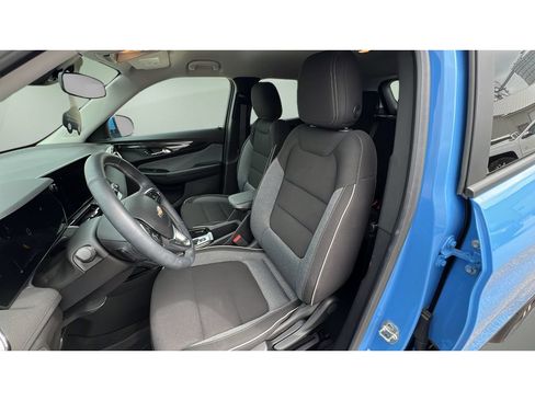 Certified 2024 Chevrolet TrailBlazer LT w/ LT Cold Weather Package AWD/4WD image 24
