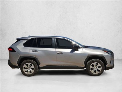 Used 2022 Toyota RAV4 LE w/ Carpet Mat Package (TMS) FWD image 4