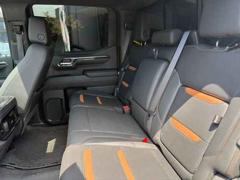 Used 2023 GMC Sierra 1500 AT4 w/ Technology Package AWD/4WD image 16
