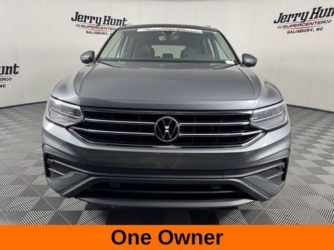 Used 2023 Volkswagen Tiguan SE w/ Panoramic Sunroof Package AWD/4WD image 4
