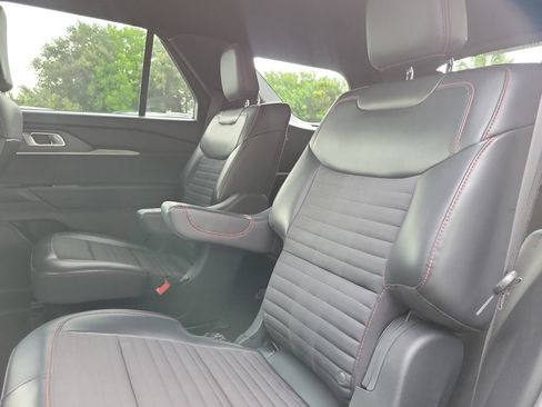 Used 2025 Ford Explorer ST-Line AWD/4WD image 15