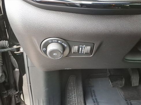 Used 2025 Jeep Compass Latitude w/ Altitude Special Edition image 17