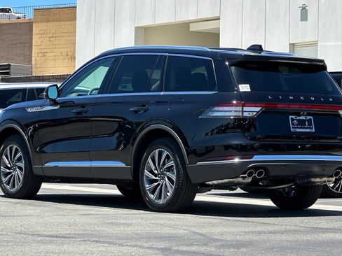 New 2026 Lincoln Aviator AWD image 5