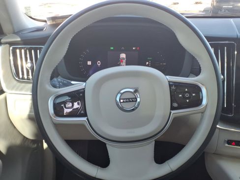 Used 2023 Volvo XC60 T8 Ultimate AWD/4WD image 12