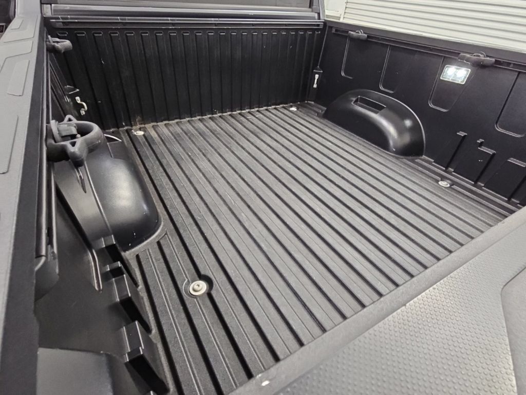 Used 2024 Toyota Tundra Limited AWD/4WD image 35