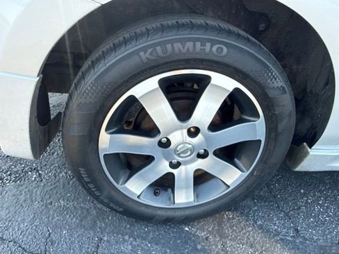 Used 2012 Nissan Sentra 2.0 SR w/ Special Edition Pkg FWD image 27