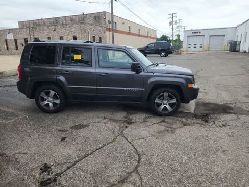 Used 2016 Jeep Patriot High Altitude FWD image 8