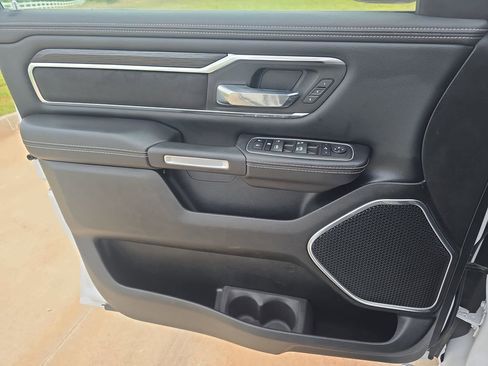 Used 2023 RAM 1500 Laramie AWD/4WD image 28